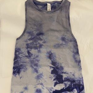 Lululemon TIE DIE tank